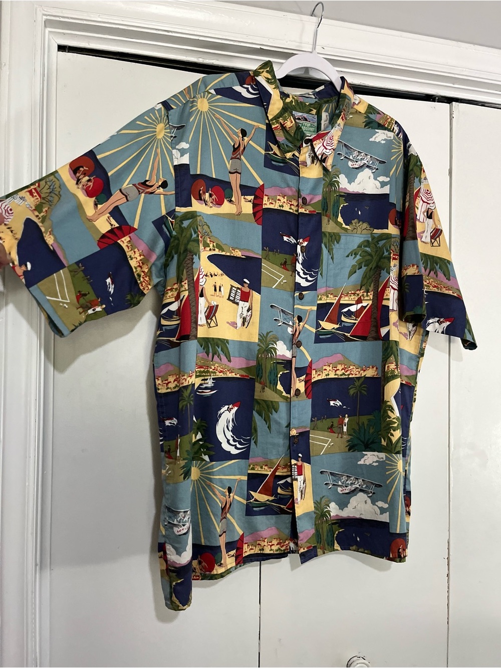 Reyn Spooner Egyptian Cotton Hawaiian Art Deco Print Short Sleeve Button Down - Picture 2 of 11